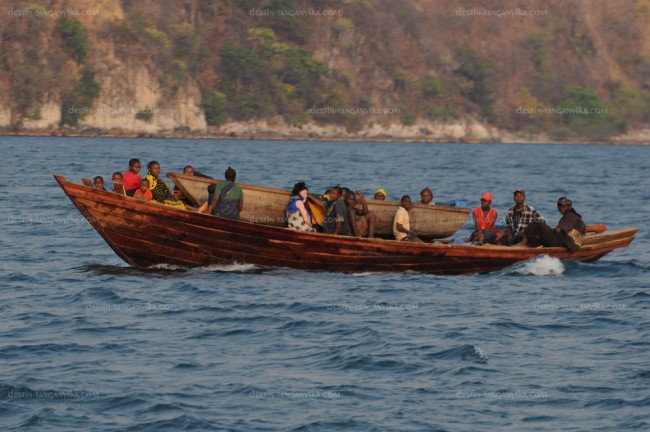 Bateau bus vers Samazi.