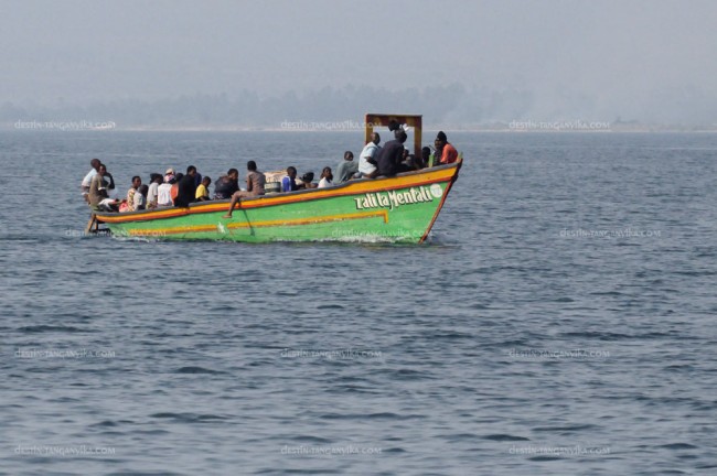 bateau-kelenge-a.1.jpg