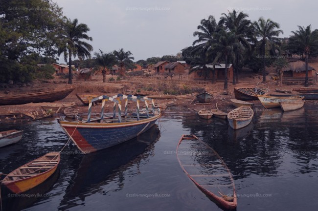 Bateaux à Samazi.